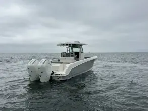 Thumbnail von Boston Whaler 330 Outrage