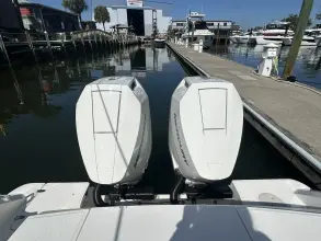 Thumbnail von Boston Whaler 330 Outrage
