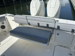 Thumbnail von Boston Whaler 330 Outrage