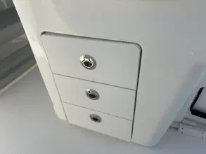 Thumbnail von Boston Whaler 330 Outrage