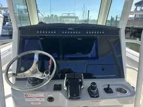 Thumbnail von Boston Whaler 330 Outrage