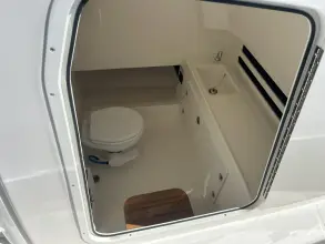 Thumbnail von Boston Whaler 330 Outrage