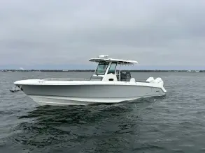 Thumbnail von Boston Whaler 330 Outrage