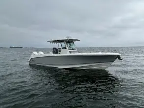 Thumbnail von Boston Whaler 330 Outrage