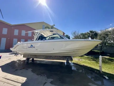 Boston Whaler 320 Vantage