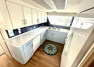 Thumbnail von Hatteras 72 Cockpit Motor Yacht