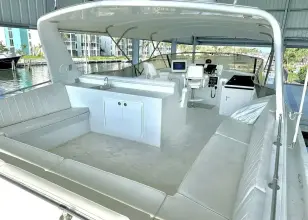 Thumbnail von Hatteras 72 Cockpit Motor Yacht