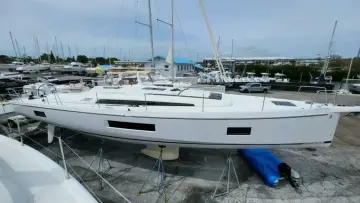 Thumbnail von Beneteau Oceanis 51.1