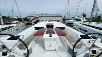 Thumbnail von Beneteau Oceanis 51.1