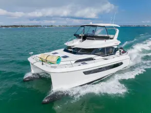 Thumbnail von Aquila 44 Yacht