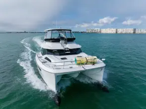Thumbnail von Aquila 44 Yacht