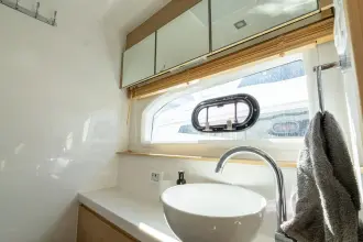 Thumbnail von Aquila 44 Yacht