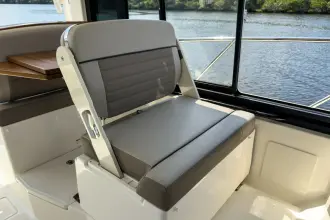 Thumbnail von Boston Whaler 365 Conquest