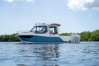 Thumbnail von Boston Whaler 365 Conquest