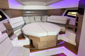 Thumbnail von Boston Whaler 365 Conquest