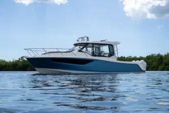 Thumbnail von Boston Whaler 365 Conquest