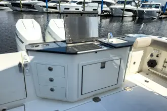 Thumbnail von Boston Whaler 365 Conquest