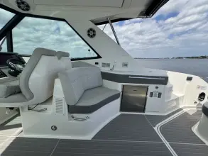 Thumbnail von Sea Ray 320 Sundancer Outboard