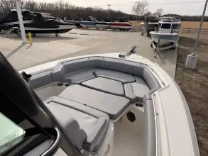 Thumbnail von Boston Whaler 250 Outrage