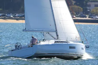 Thumbnail von Beneteau Oceanis 37.1