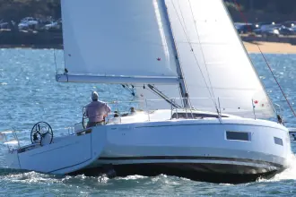 Thumbnail von Beneteau Oceanis 37.1