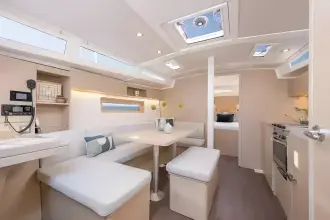 Thumbnail von Beneteau Oceanis 37.1