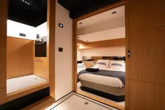 Thumbnail von De Antonio Yachts D60