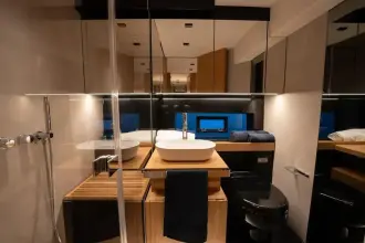 Thumbnail von De Antonio Yachts D60