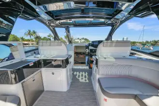 Thumbnail von Sea Ray 370 Sundancer Outboard