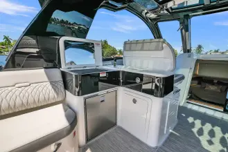 Thumbnail von Sea Ray 370 Sundancer Outboard
