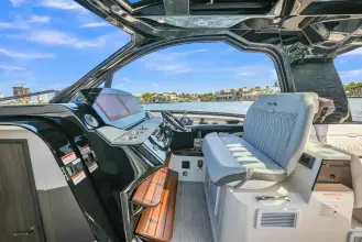 Thumbnail von Sea Ray 370 Sundancer Outboard