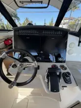 Thumbnail von Boston Whaler 350 Realm