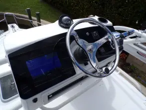 Thumbnail von Boston Whaler 345 Conquest