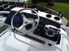 Thumbnail von Boston Whaler 345 Conquest