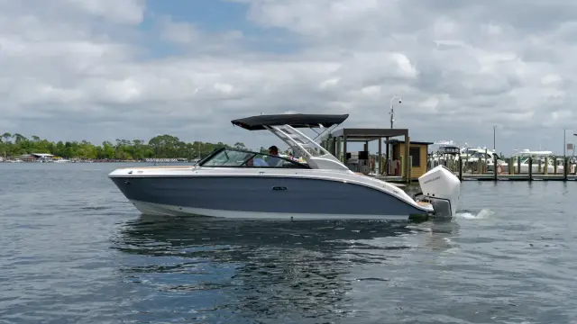 Sea Ray SDX 250 Outboard