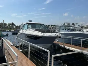 Sea Ray 320 Sundancer Outboard