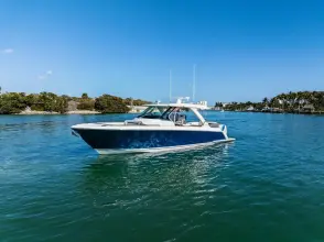 Thumbnail von Tiara Yachts 38 LS MISS MARIE