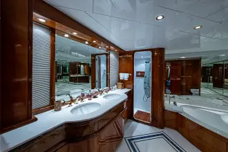 Thumbnail von Benetti 118