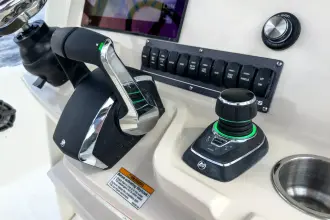 Thumbnail von Boston Whaler 280 Dauntless