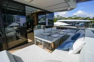Thumbnail von De Antonio Yachts D60