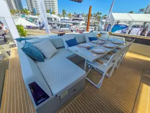 Thumbnail von De Antonio Yachts D60