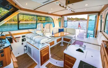 Thumbnail von Back Cove 372 Express