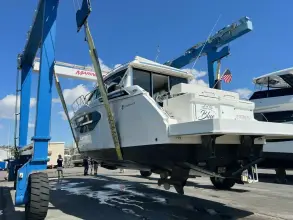 Thumbnail von Cruisers Yachts 42 Cantius