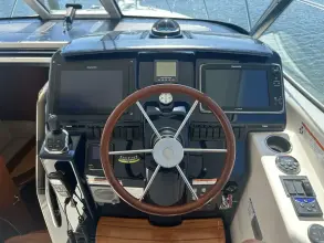 Thumbnail von Tiara Yachts 3500 Sovran