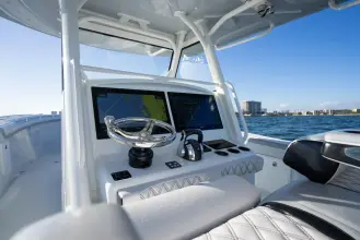Thumbnail von Yellowfin 39 Offshore
