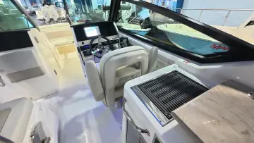 Thumbnail von Boston Whaler 280 Vantage