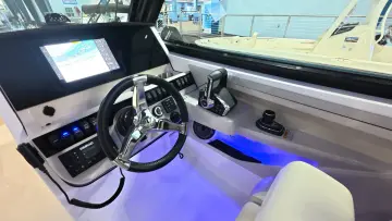 Thumbnail von Boston Whaler 280 Vantage