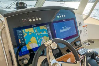Thumbnail von Boston Whaler 350 Realm