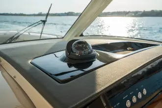 Thumbnail von Boston Whaler 350 Realm