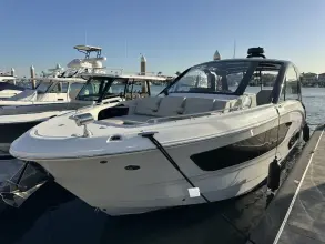 Sea Ray 370 Sundancer 